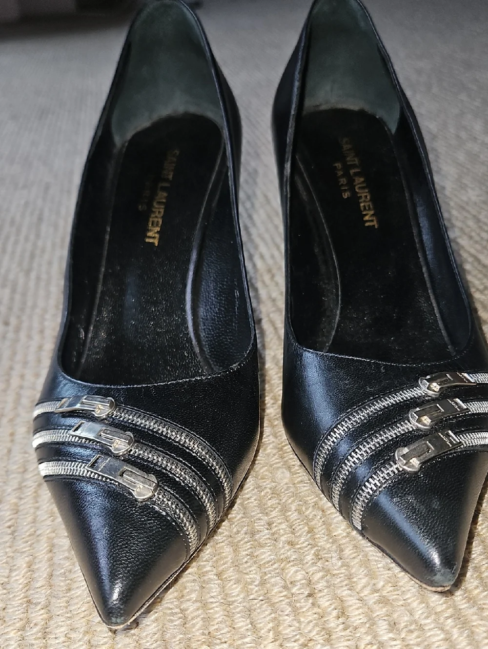 EUC Saint Laurent Black Leather Pointed-Toe Stilettos Pumps W  Zipper Accents - Picture 4 of 7